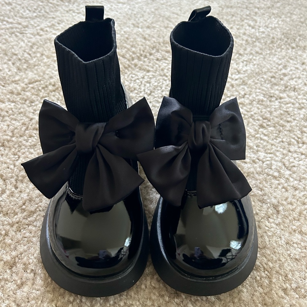 Best Bow Forward Sock Boots by Liv & Mia - Black / Size 13 - Brand New